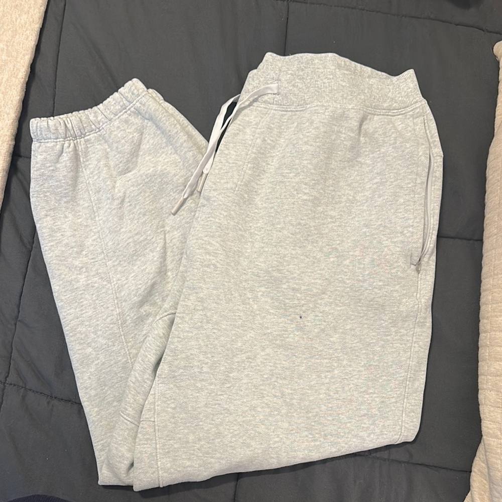 Men’s Lululemon sweatpants